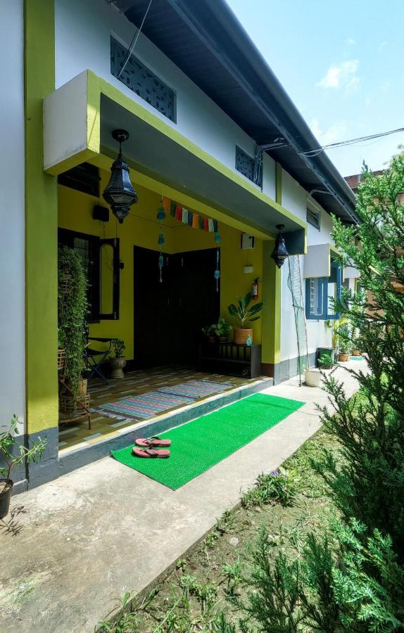 Stargaze Backpackers Hostel Guwahati Esterno foto