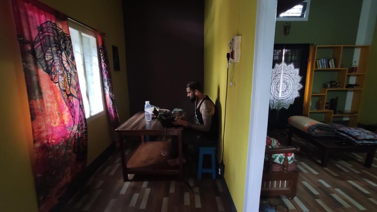 Stargaze Backpackers Hostel Guwahati Esterno foto