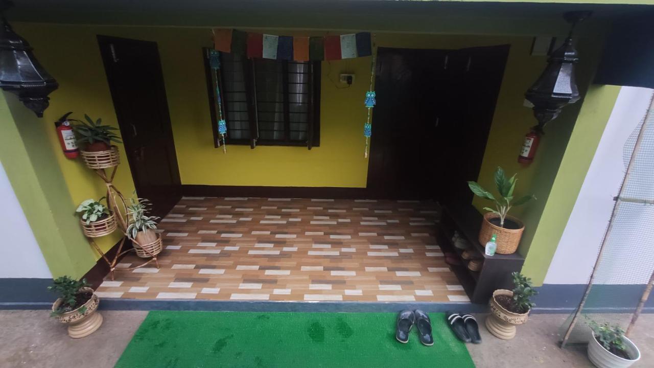 Stargaze Backpackers Hostel Guwahati Esterno foto