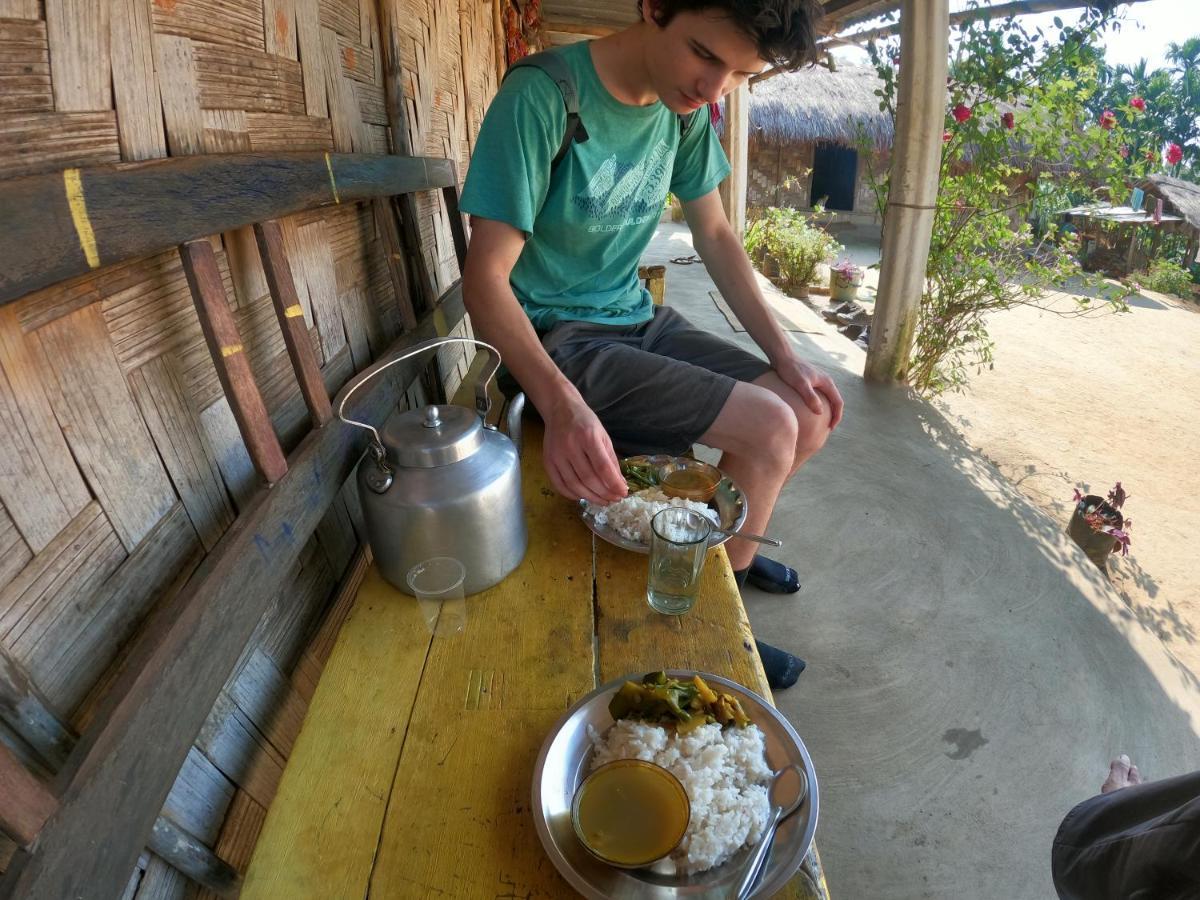 Stargaze Backpackers Hostel Guwahati Esterno foto