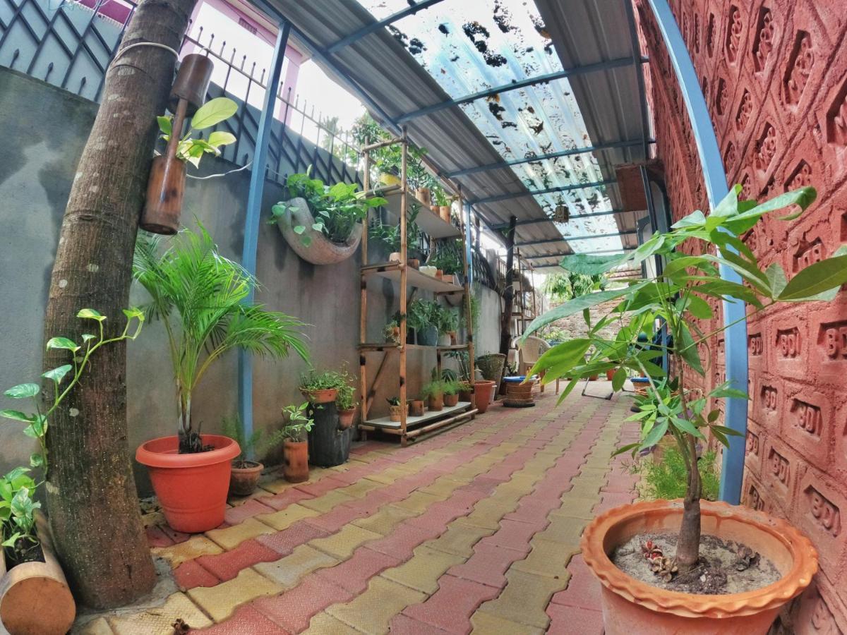 Stargaze Backpackers Hostel Guwahati Esterno foto