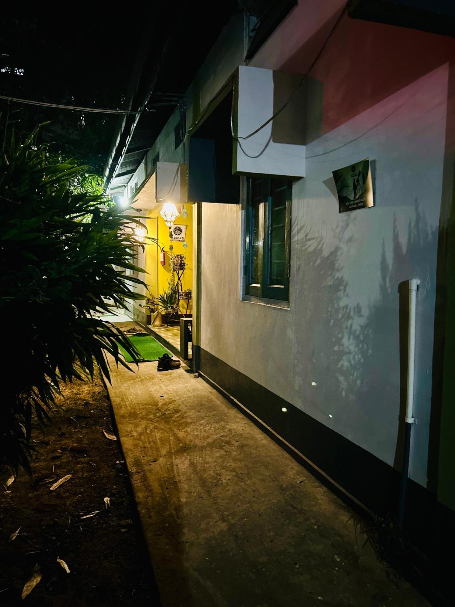 Stargaze Backpackers Hostel Guwahati Esterno foto