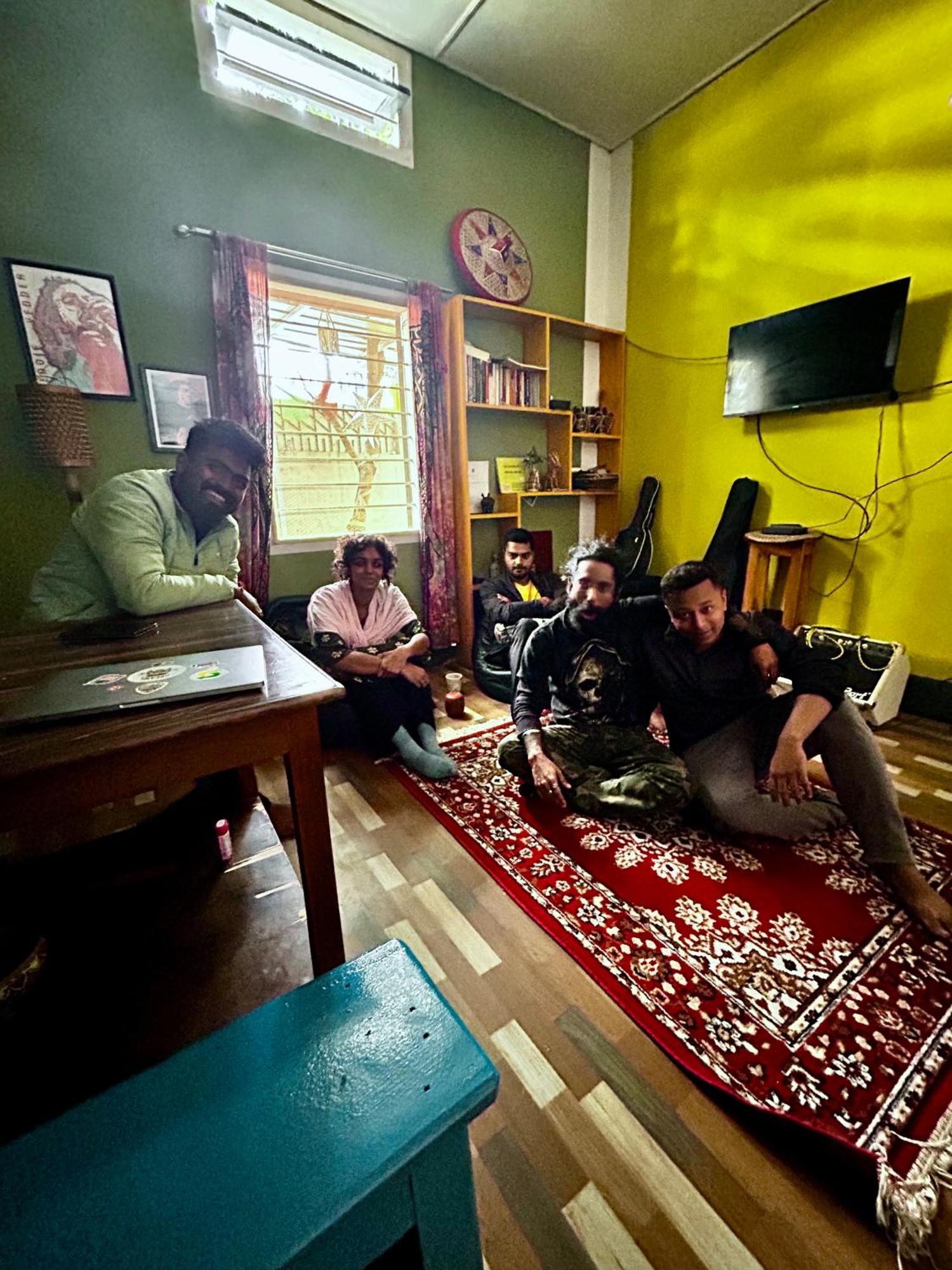 Stargaze Backpackers Hostel Guwahati Esterno foto