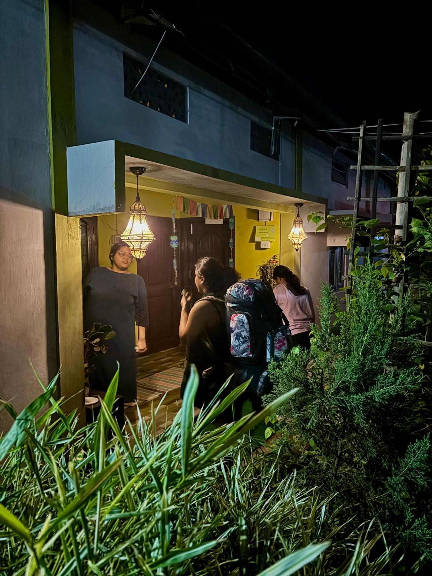 Stargaze Backpackers Hostel Guwahati Esterno foto