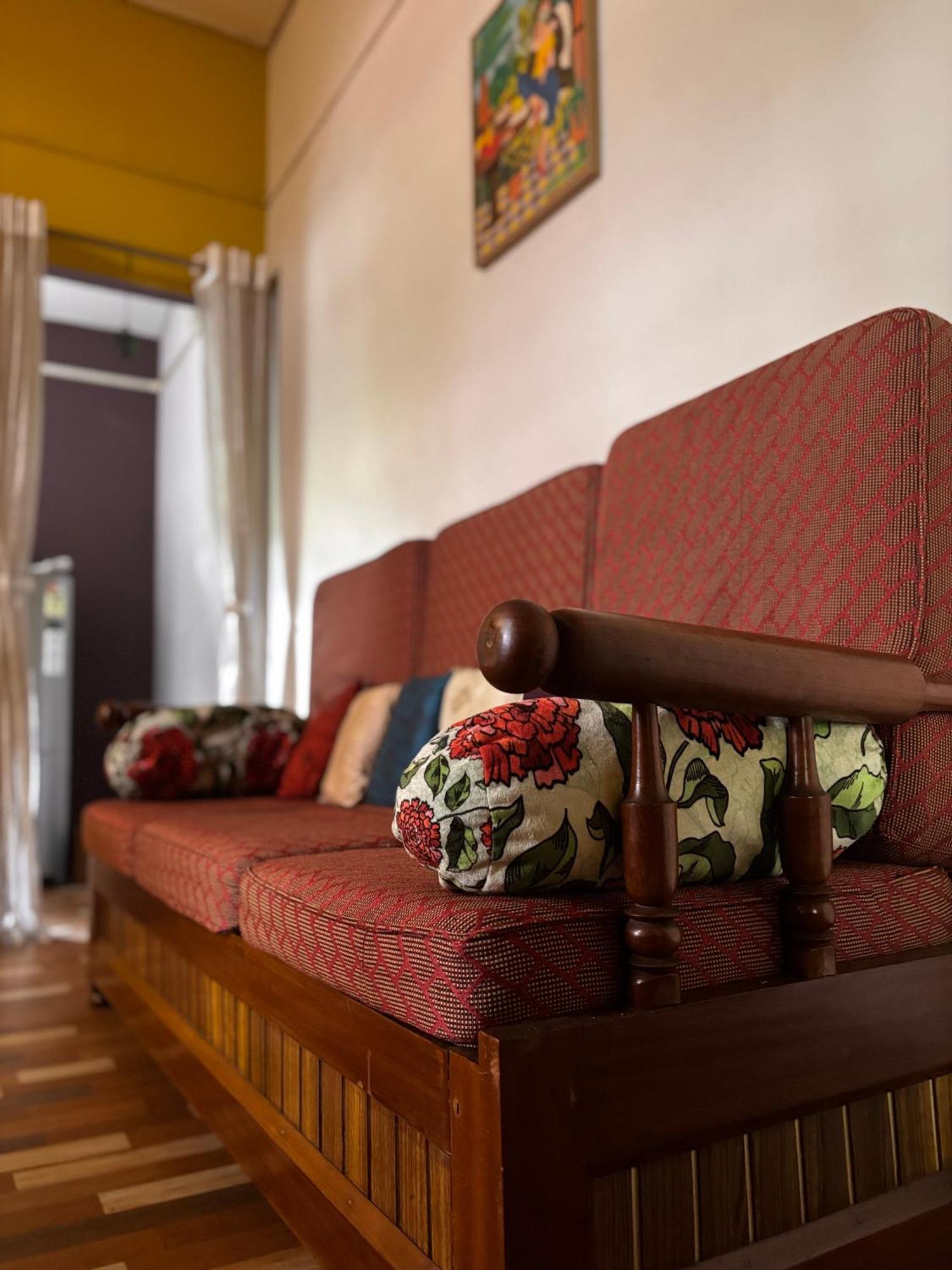Stargaze Backpackers Hostel Guwahati Esterno foto