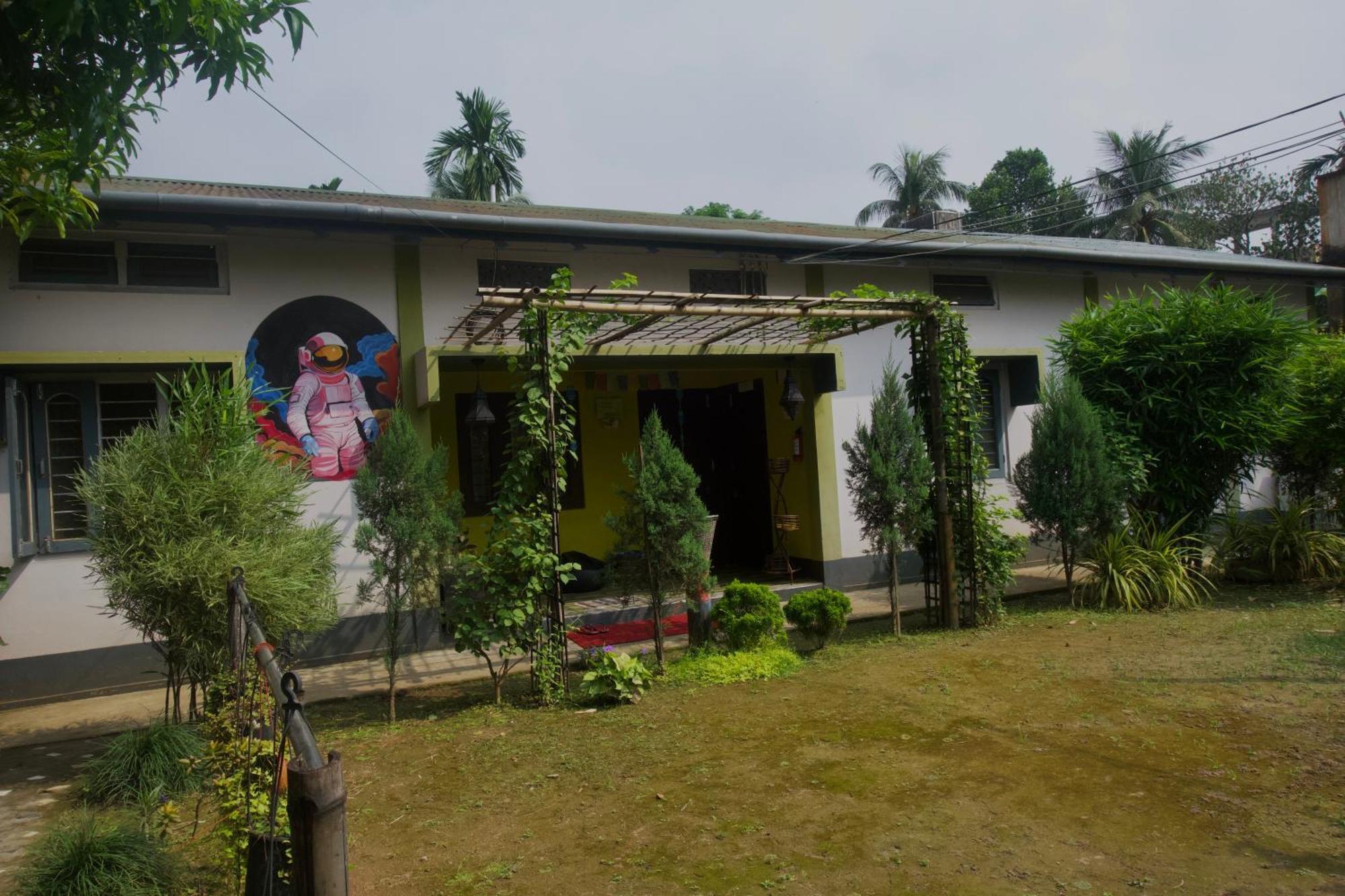 Stargaze Backpackers Hostel Guwahati Esterno foto