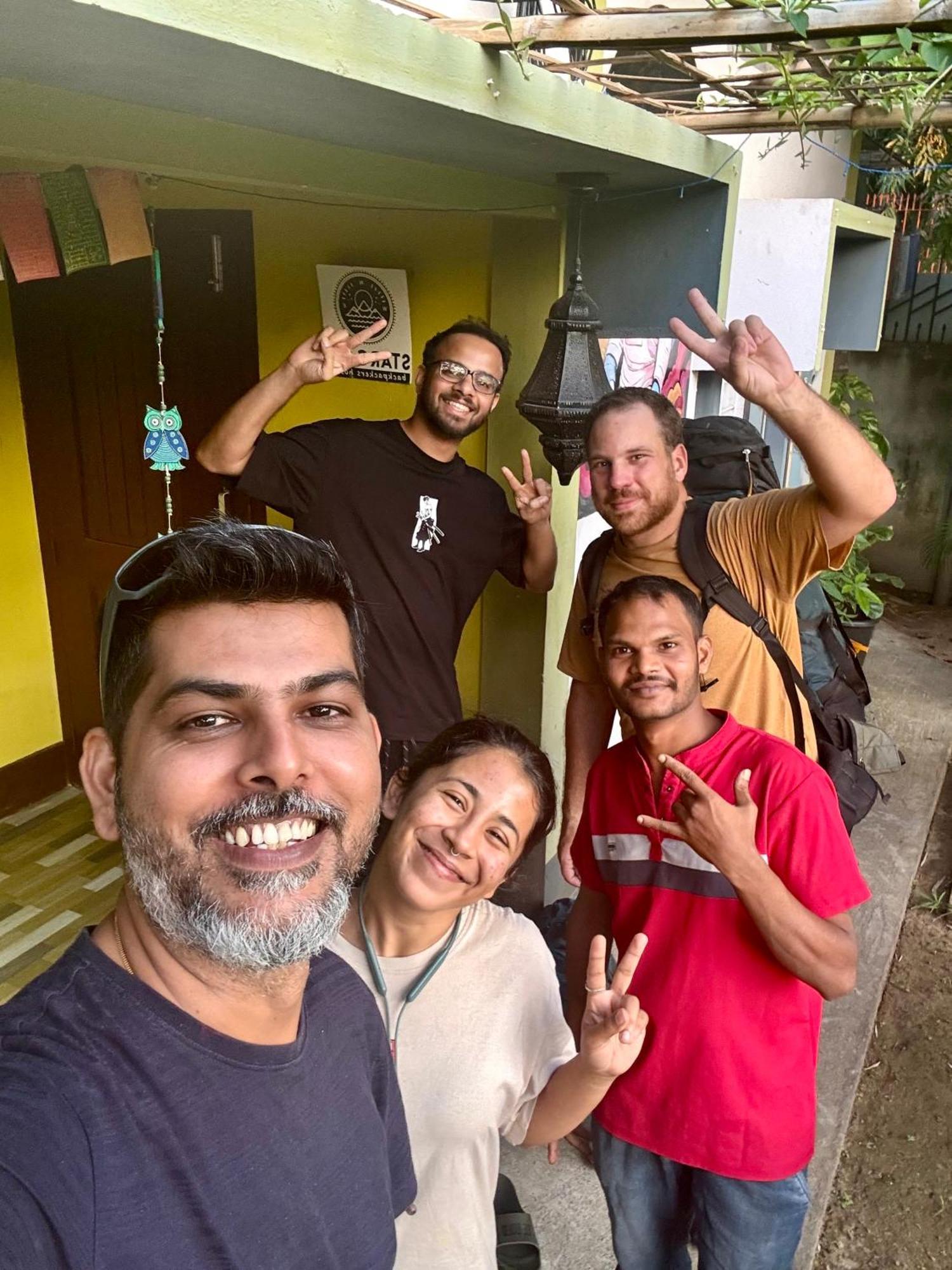 Stargaze Backpackers Hostel Guwahati Esterno foto