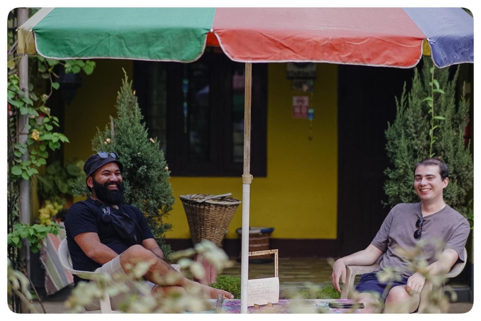 Stargaze Backpackers Hostel Guwahati Esterno foto
