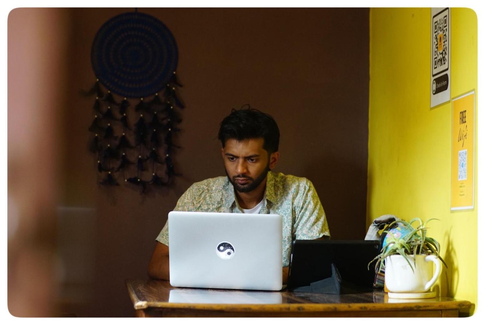 Stargaze Backpackers Hostel Guwahati Esterno foto